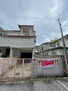 Townhouse For Sale in Ujong Pasir,MLK