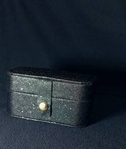 A jewellery traveling box