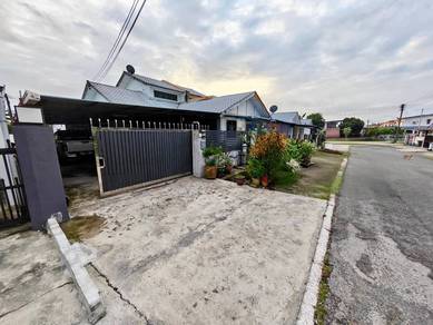 Terraced House For Sale in Miri,SWK