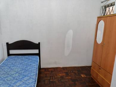 Room in Miri, SWK