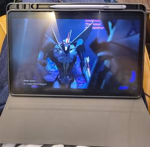 Selling My Huawei MatePad SE 11 Tablet WITH PEN
