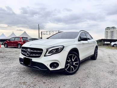 Mercedes Benz GLA180 GLA180 AMG in Puchong, SGR