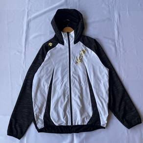 Descente Windbreaker