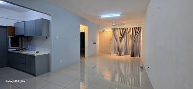 Condominium For Rent in Silk Residence
