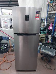 Peti sejuk/ ais/ fridge/ chest freezer. 