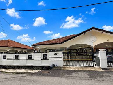 Semi-Detached House For Sale in Ayer Keroh,MLK