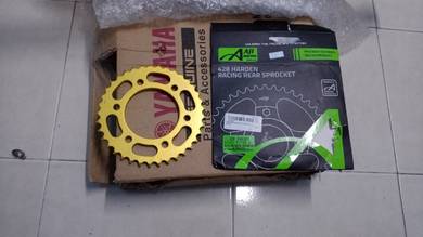 swing arm and spocket 