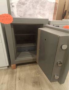 Second Hand Safe Box