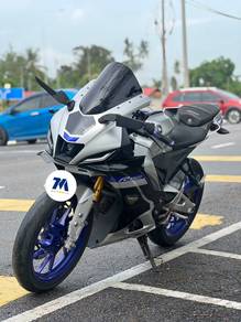 Yamaha R15