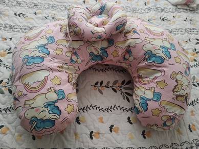 Bantal menyusu 