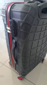 Nice black colour condotti  basic travel bag