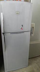 Toshiba Freezer Fridge Refrigerator 2 Pintu Recond
