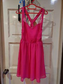 pink dress
