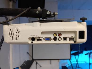 *Epson EB-X04 Projector with stand*