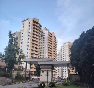 Condominium For Sale in Lakeside Tower