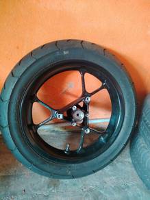 Tayar dan rim moto nvx v3