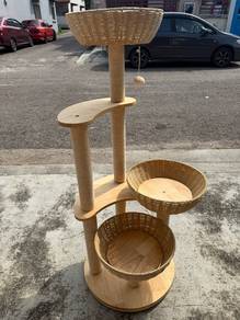 Used Climbing Frame Cat Bed Cat Tree