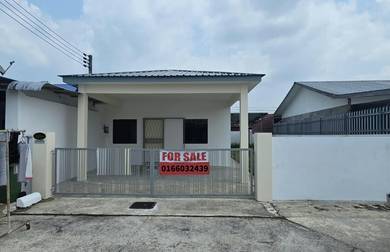 Terraced House For Sale in Miri,SWK