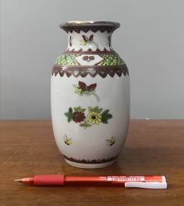 vintage small oriental vase butterfly floral