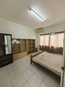 Apartment For Rent in Uni Square