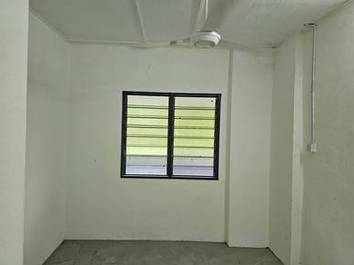 Flat For Rent in Lebuh Tuna