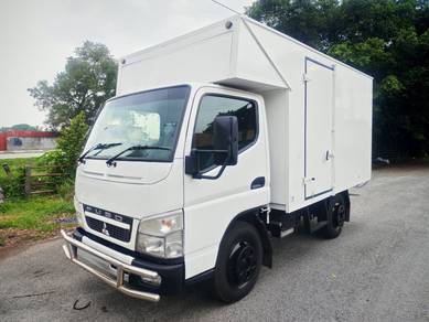 Year2017 Mitsubishi Fuso FE71PB Luton Box 10 kaki