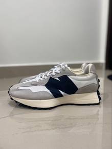 New Balance 327