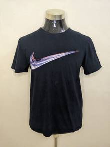 tshirt nike big swoosh (PRELOVED)