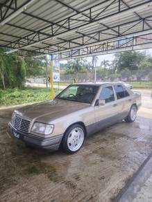 Mercedes Benz 220E in Cheras, KUL