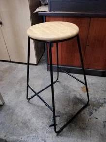 Round high bar stool