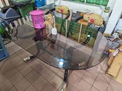 Dining table with 4 chairs (meja Makan dgn kerusi)
