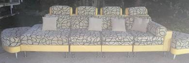 Sofa 85% in good condition 