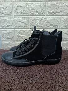 Uk7 Louis Vuitton High-Top Sneakers