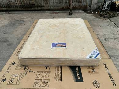 (Vono) 9'' Spring Coil Tilam Queen Mattress Spinal