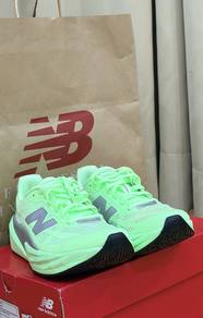 New balance women Rebel v5