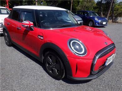 Mini Cooper COOPER PREMIUM PLUS PACKAGE ESSENTIAL TRIM in KL City, KUL