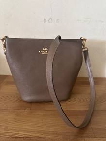 Preloved coach