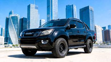 Isuzu D-Max V-CROSS 4x4 in Selayang, SGR