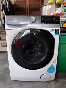 Mesin Basuh & Dryer Electrolux Ultimate Care 900