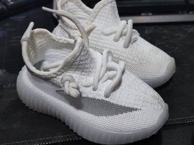 Baby Fashion Shoe - Size 22