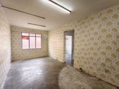 Apartment For Sale in Flat Taman Pelangi Indah