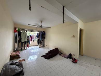 Apartment For Sale in Apartment Tanjung Puteri Resort