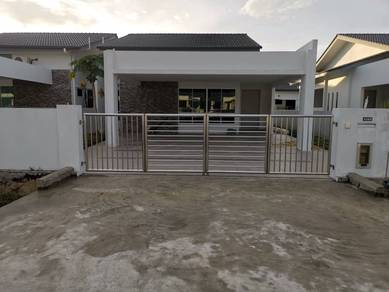 Room in Miri, SWK