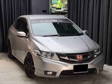Honda City E in Batu Caves, SGR