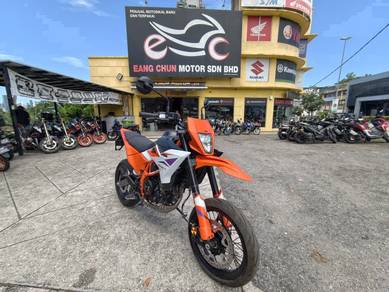 KTM 390 Duke