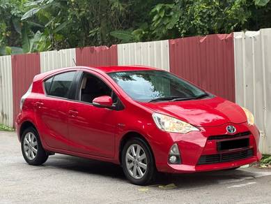 2013 Toyota Prius c (HYBRID)