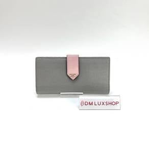 Preloved Prada Saffiano Tab Large Wallet