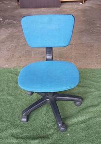 B174  Kerusi Beroda Height Adjustable Typist Chair