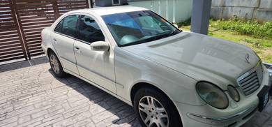 Mercedes Benz E280 280 AVANTGARDE (CKD) in City Centre, KUL