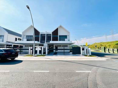 Semi-Detached House For Sale in Shah Alam,SGR